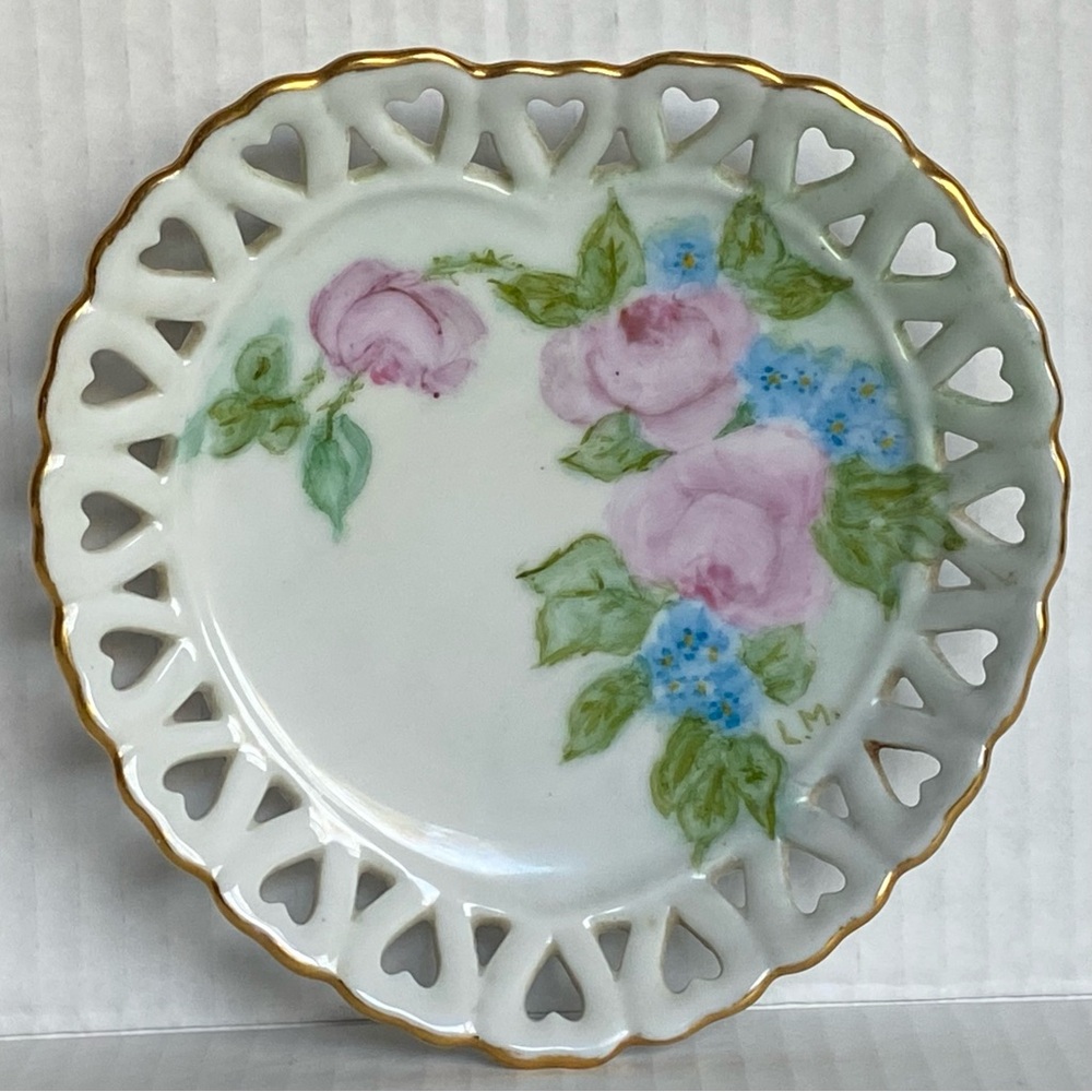 Vintage Heart Plate Porcelain Gold Reticulated Edge Pink Flowers 6” across EUC